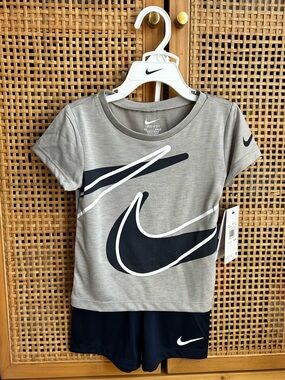 Nike T-Shirt & Shorts Set Navy/Gray NWT